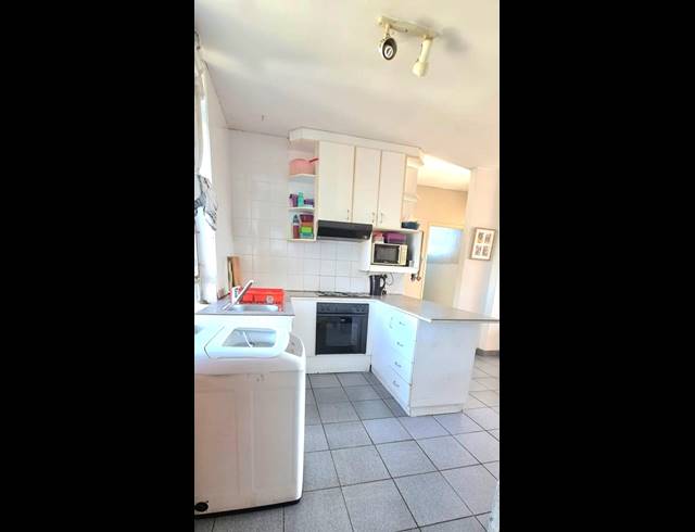 2 BEDROOM FLAT FOR SALE IN BLUFF